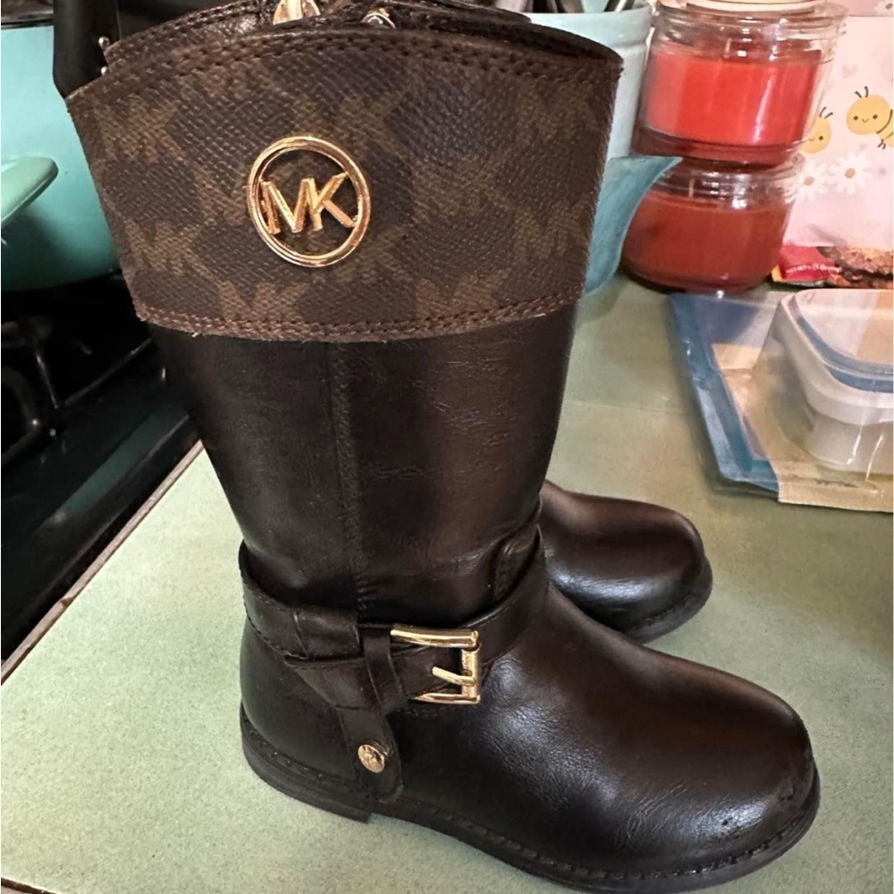 Micheal Kors toddler size 7 boots